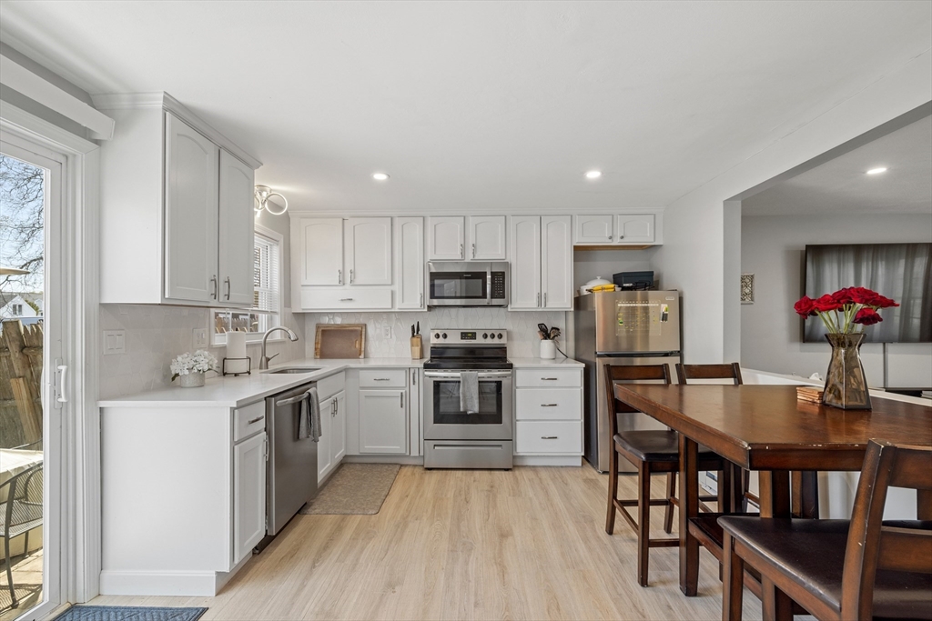 144 Old Ferry Road, Unit J Haverhill, MA 01830 - Photo 4 of 23 Gallery Image 4
