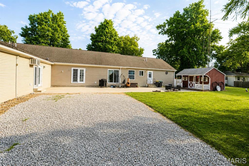 1711 Methodist Street Carlyle, IL 62231 - Photo 14 of 43