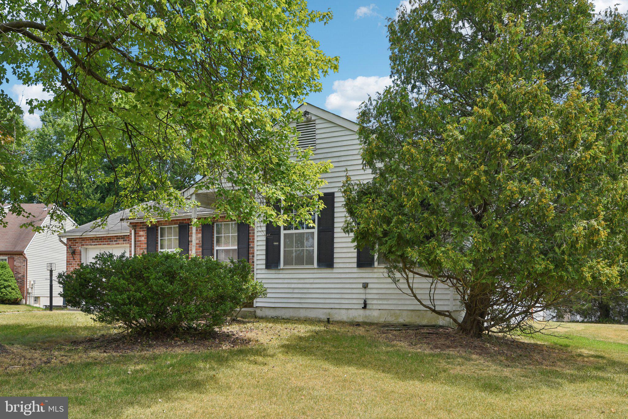 803 Congressional Court Bowie, MD 20721 - Photo 2 of 34