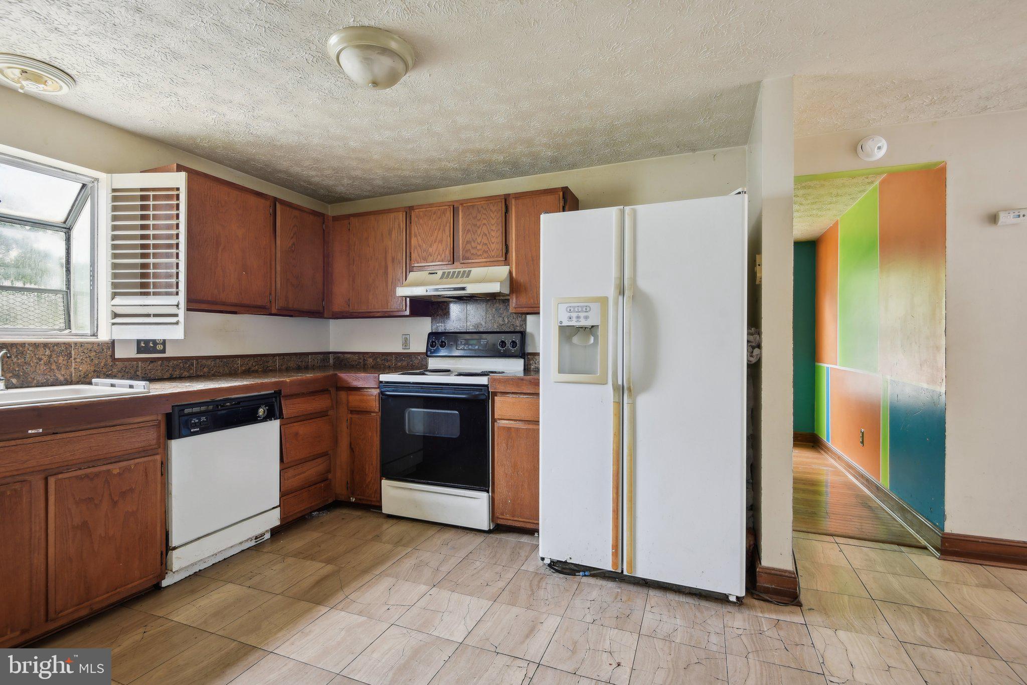 803 Congressional Court Bowie, MD 20721 - Photo 6 of 34
