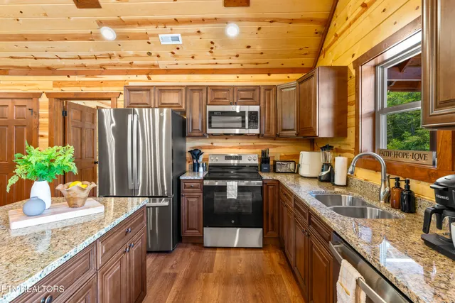 $1,890,000 | 880 Bethlehem Way, Sevierville, TN 37876