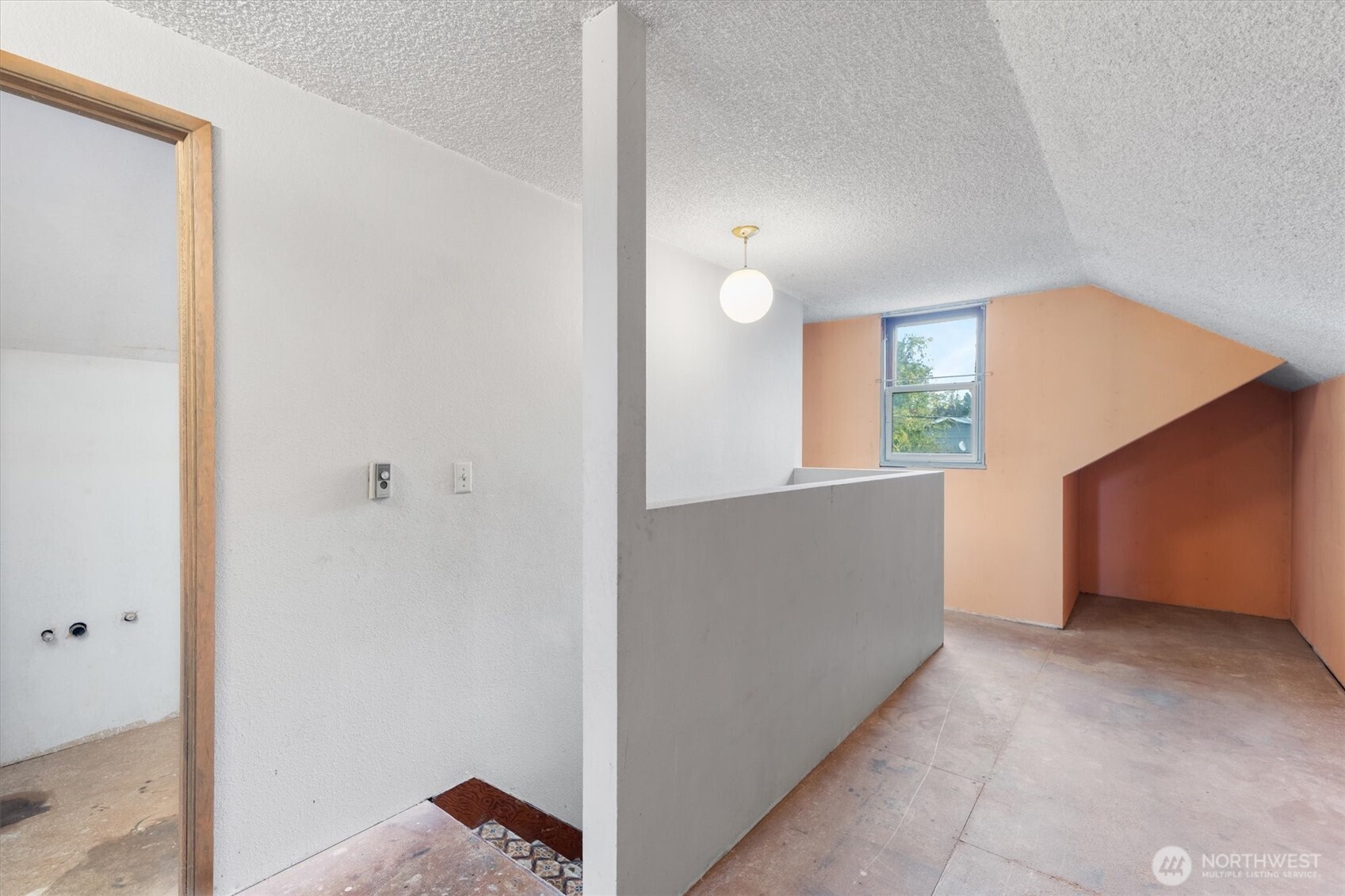 475 South 2nd Street Cathlamet, WA 98612 - Photo 23 of 40 a view of a room