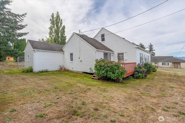 $339,000 | 475 South 2nd Street, Cathlamet, WA 98612