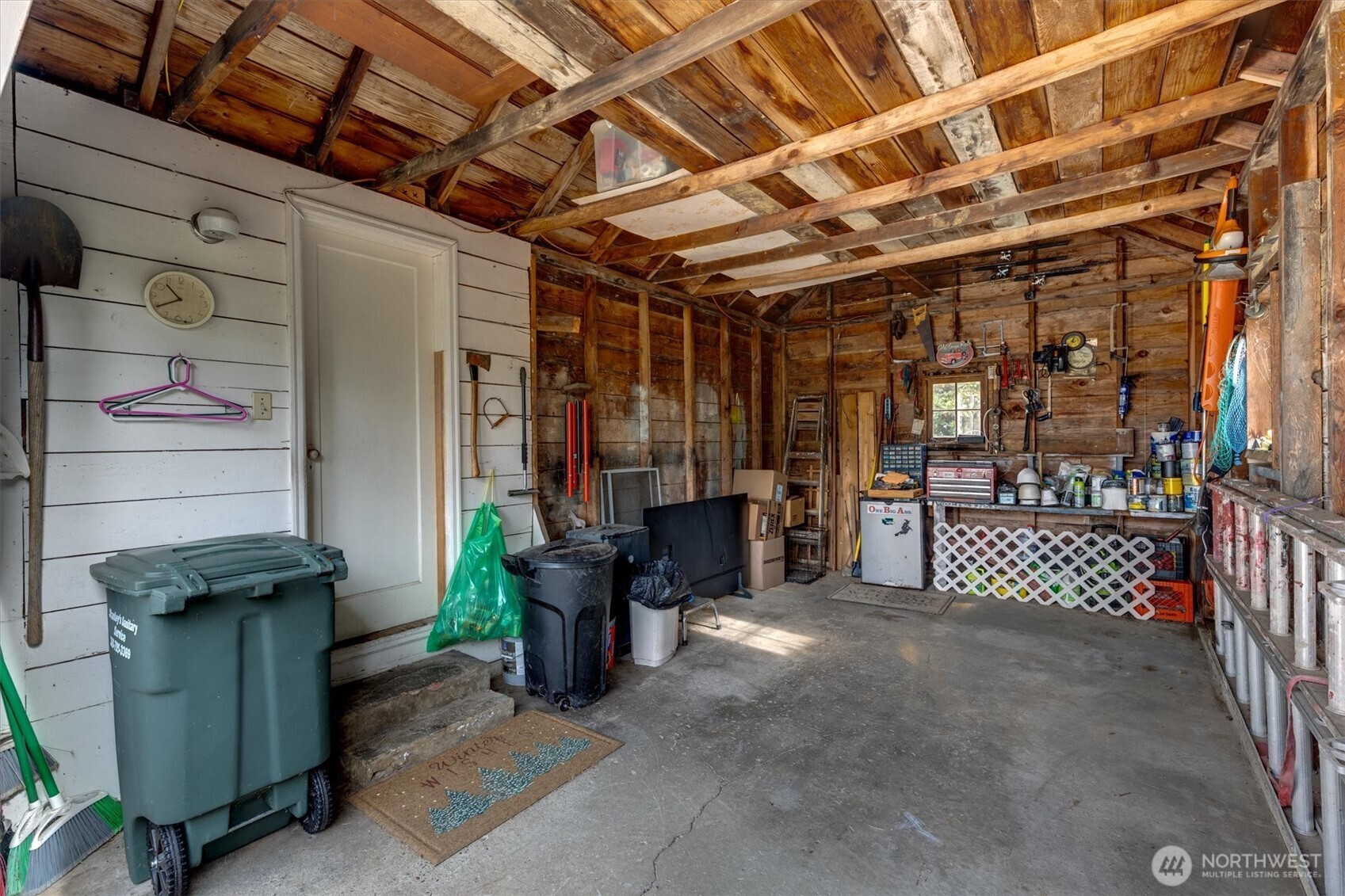 475 South 2nd Street Cathlamet, WA 98612 - Photo 32 of 40 a view of a porch with furniture