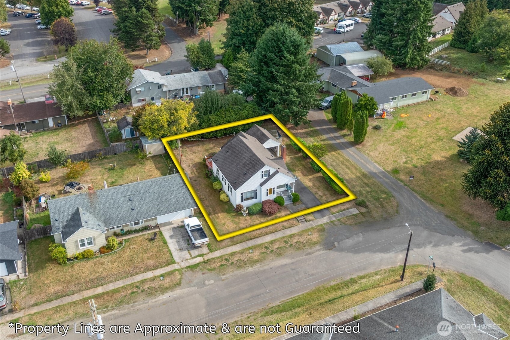 475 South 2nd Street Cathlamet, WA 98612 - Photo 38 of 40 an aerial view of residential house with pool