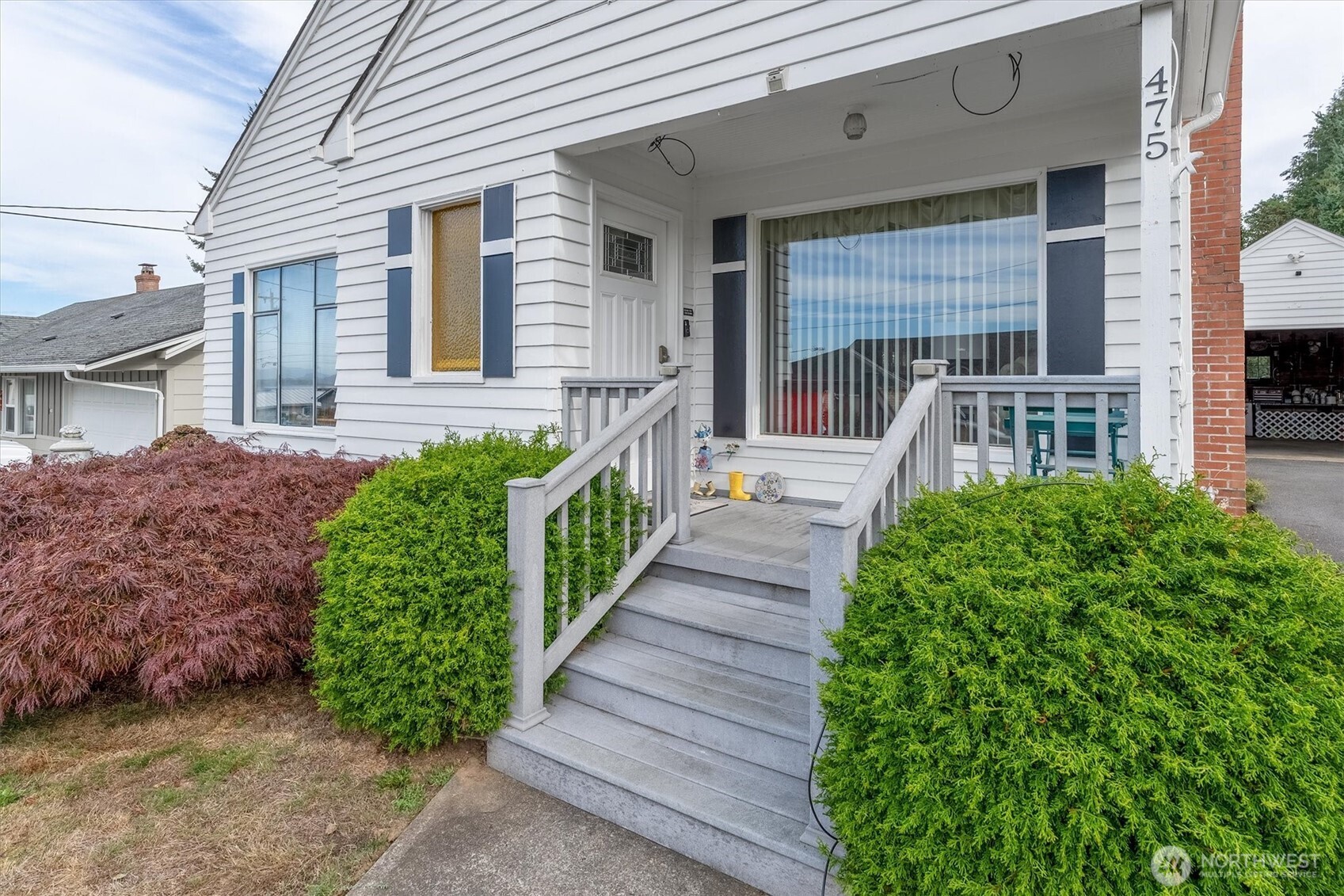 475 South 2nd Street Cathlamet, WA 98612 - Photo 5 of 40 a view of a house with entrance