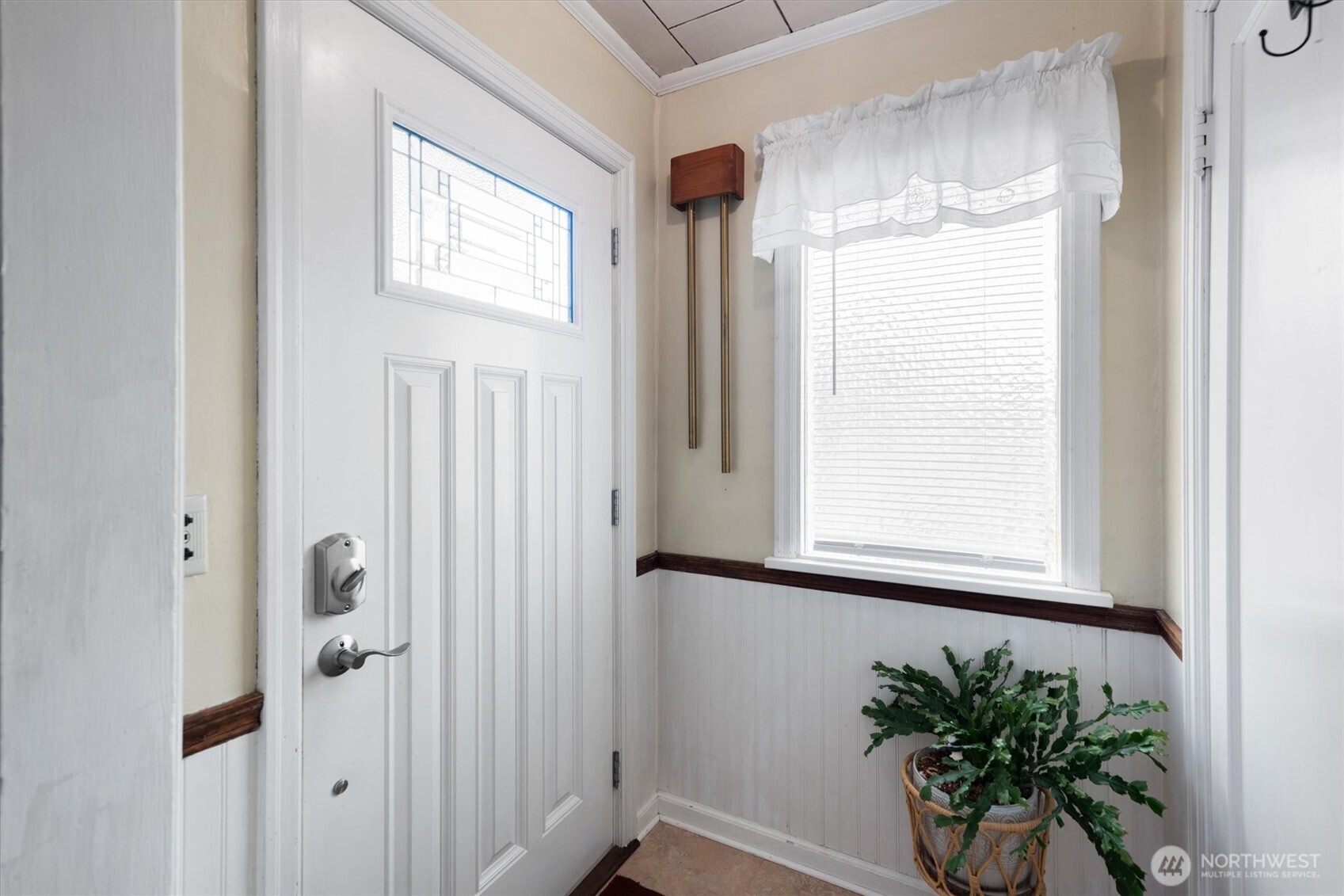 475 South 2nd Street Cathlamet, WA 98612 - Photo 6 of 40 a blue painted wall next to a window