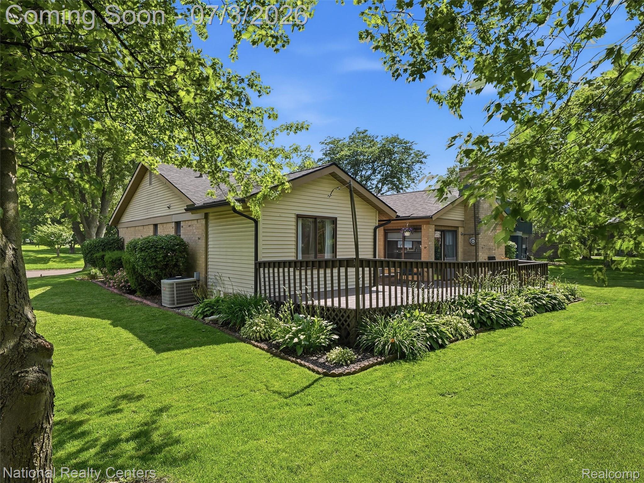 40368 Village Wood Road Novi, MI 48375 - Photo 33 of 49 33-DSC02306.jpg