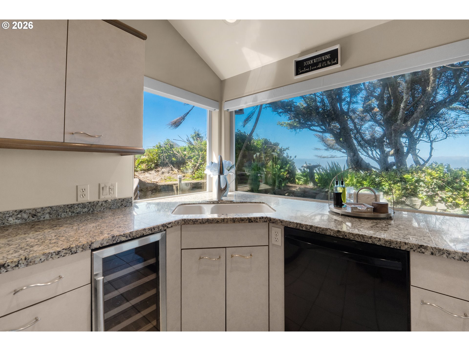 1360 Pacific Street Cannon Beach, OR 97110 - Photo 28 of 48