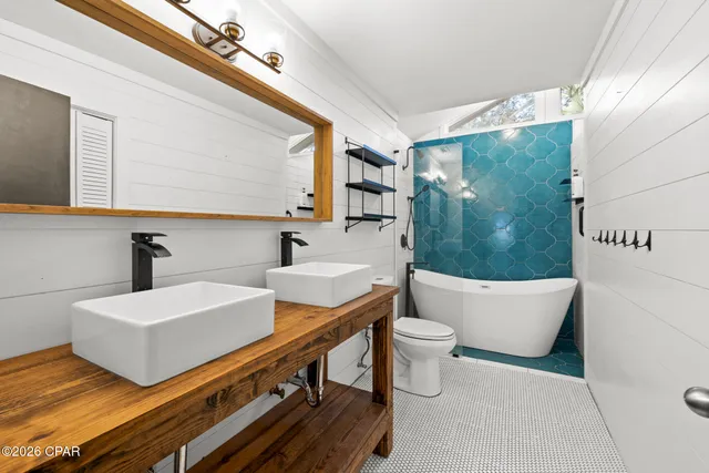 $715,000 | 916 Cobia Drive, Panama City, FL 32408