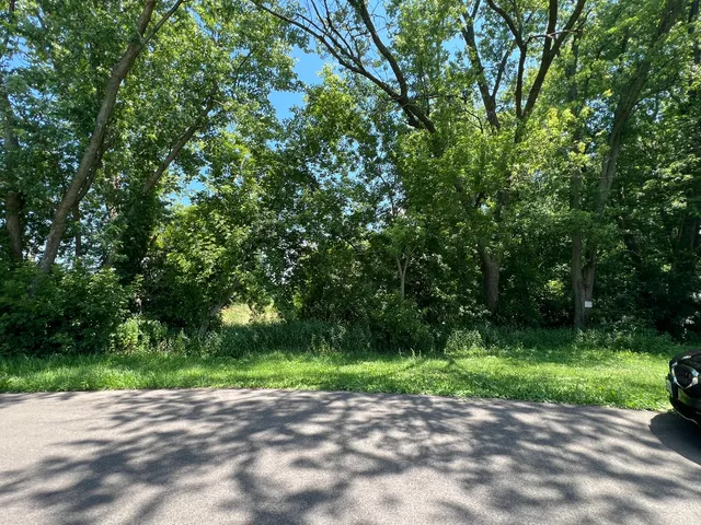 $115,000 | 35025 Ingleside Drive, Ingleside, IL 60041