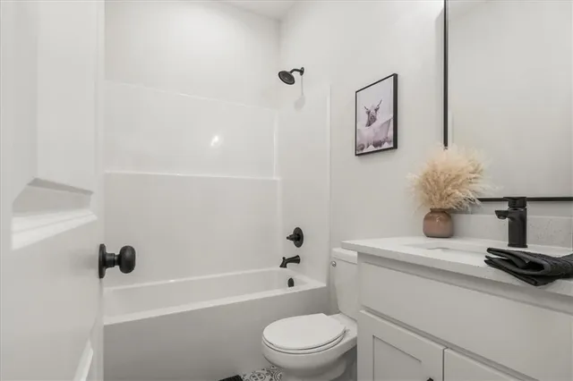 $339,900 | 218 North Boardman Street, Pleasant Hill, MO 64080