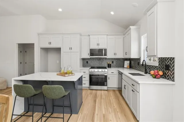 $339,900 | 218 North Boardman Street, Pleasant Hill, MO 64080