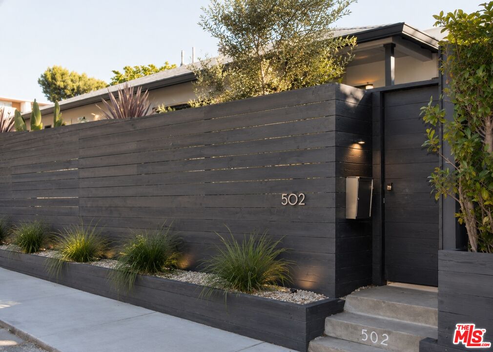 502 Strand Street Santa Monica, CA 90405 - Photo 7 of 17