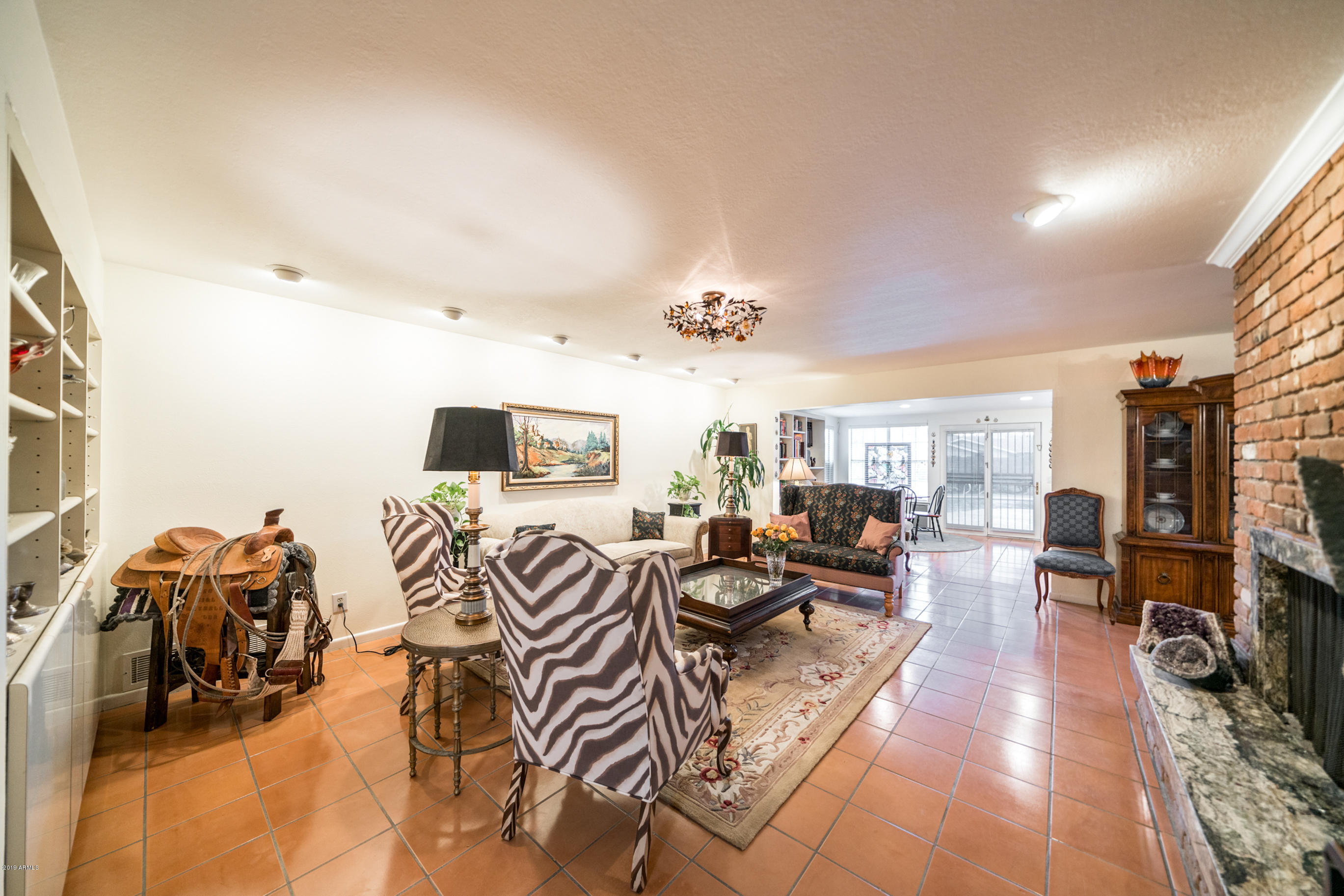 11 East Lamar Road Phoenix, AZ 85012 - Photo 6 of 37 DSC07512