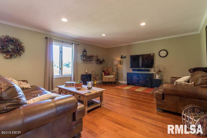 14027 Moore Road Marion, IL 62959 - Photo 10 of 38 Gallery Image 10