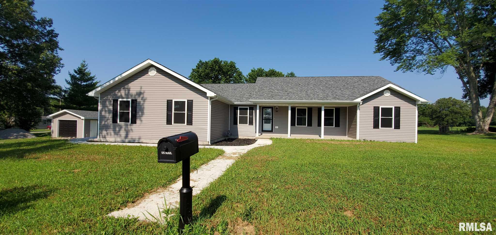 1009 Trolley Road Eldorado, IL 62930 - Photo 1 of 32