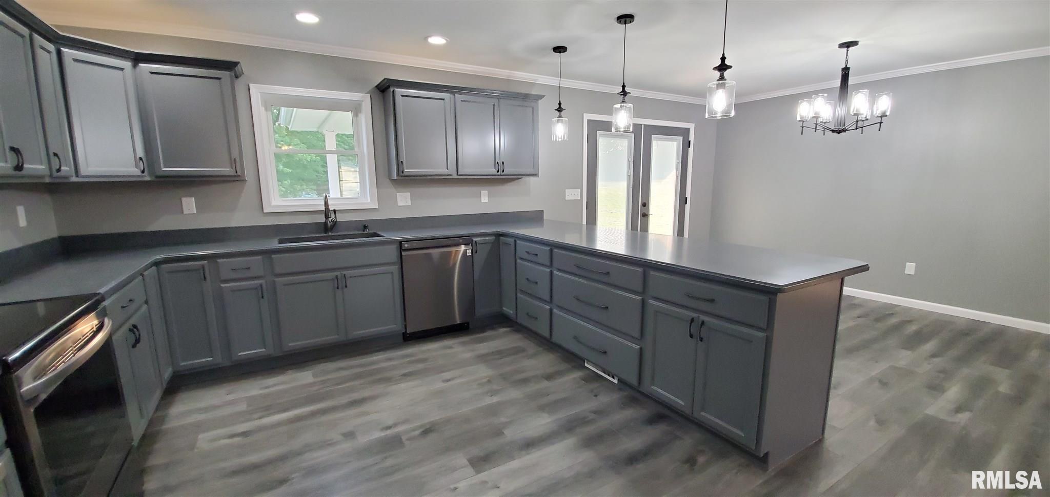 1009 Trolley Road Eldorado, IL 62930 - Photo 13 of 32