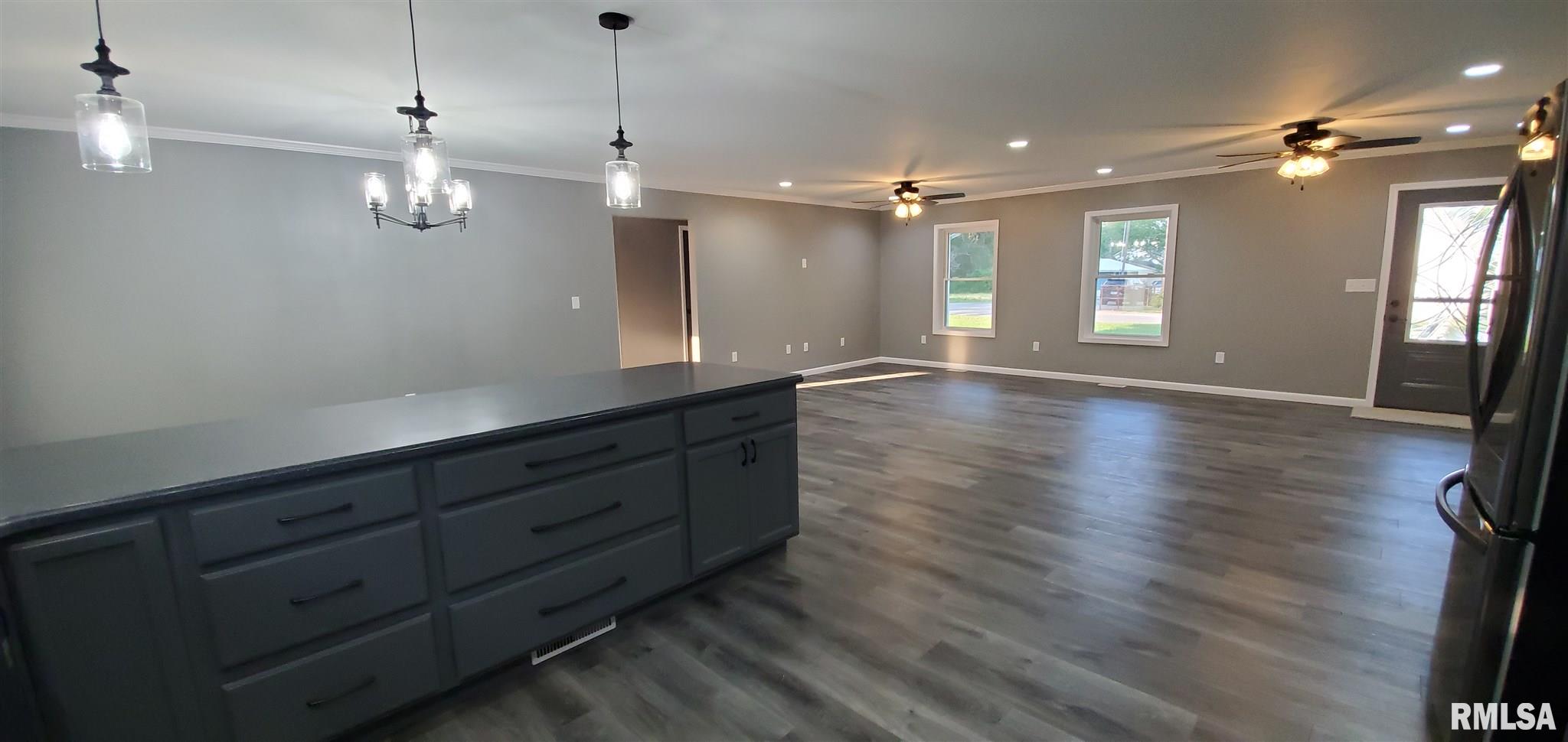 1009 Trolley Road Eldorado, IL 62930 - Photo 15 of 32