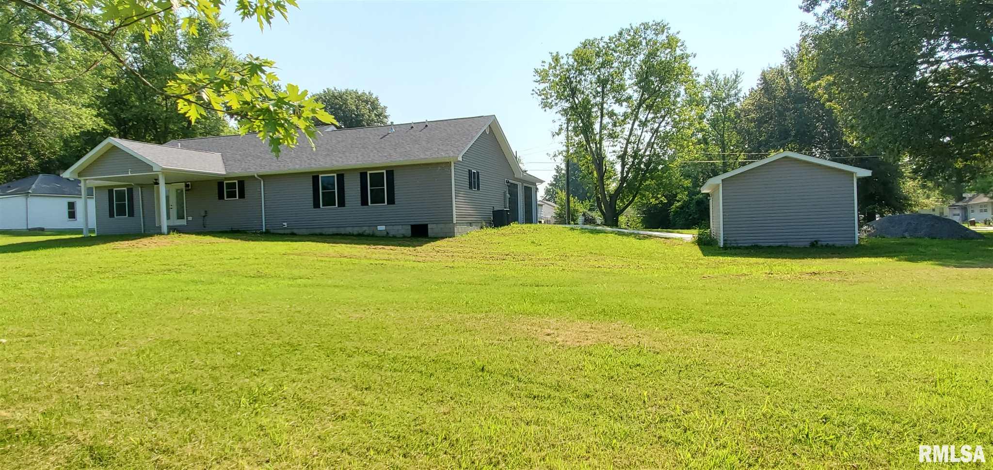 1009 Trolley Road Eldorado, IL 62930 - Photo 5 of 32