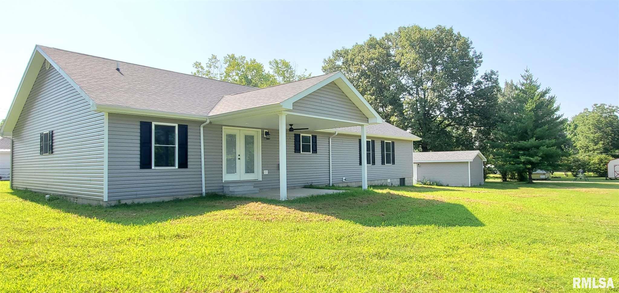 1009 Trolley Road Eldorado, IL 62930 - Photo 6 of 32