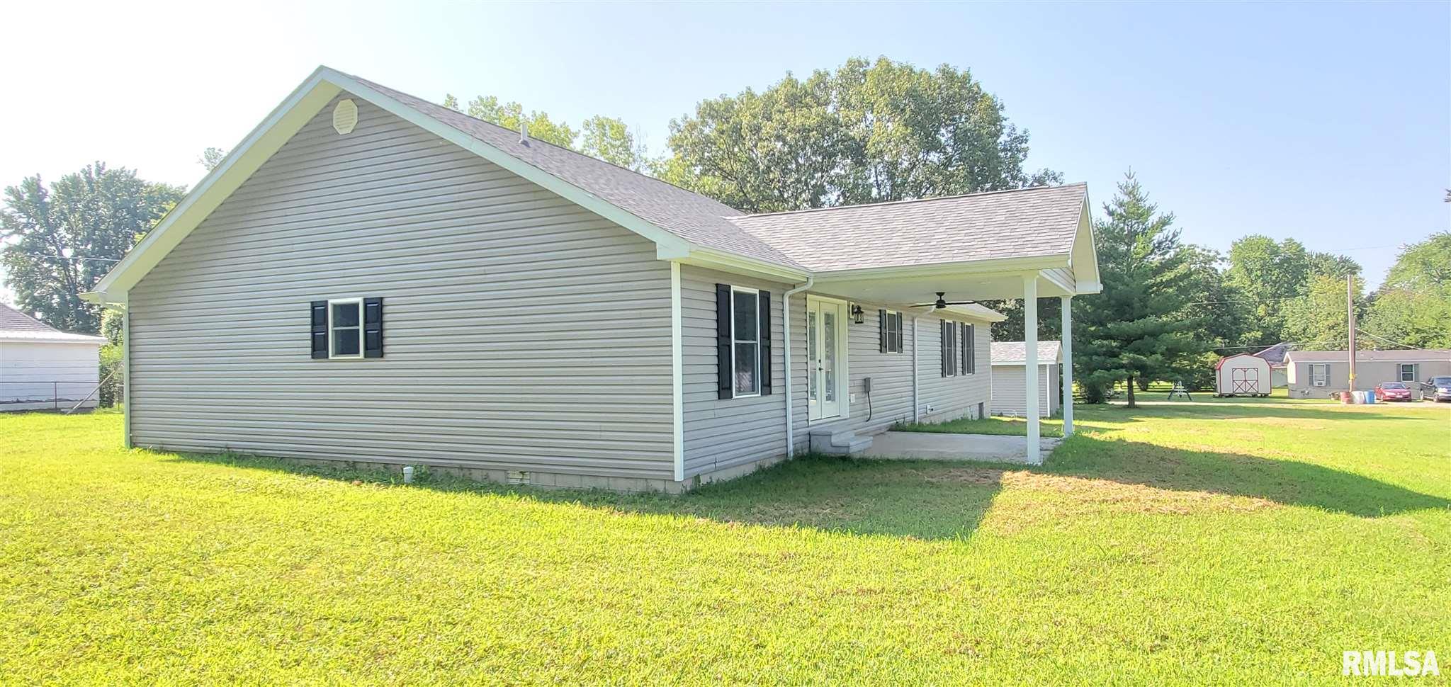 1009 Trolley Road Eldorado, IL 62930 - Photo 7 of 32