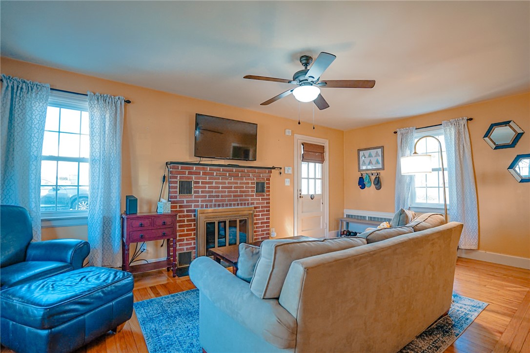 104 Fairfield Road Cranston, RI 02910 - Photo 5 of 32 Gallery Image 5