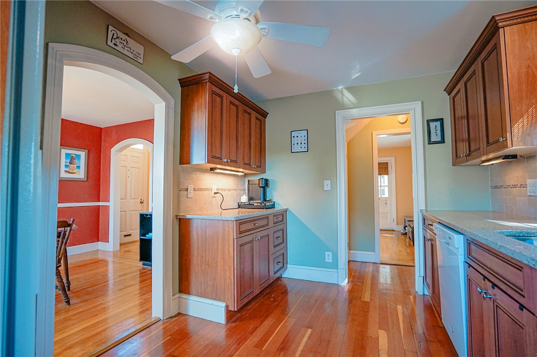 104 Fairfield Road Cranston, RI 02910 - Photo 9 of 32 Gallery Image 9