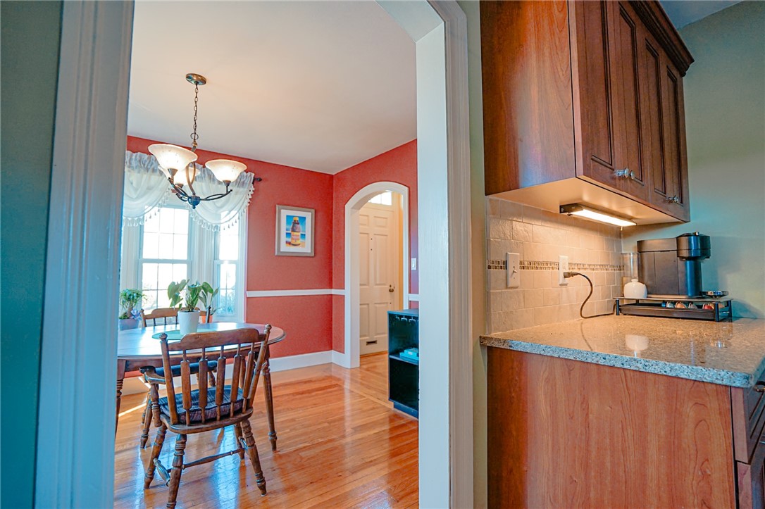 104 Fairfield Road Cranston, RI 02910 - Photo 10 of 32 Gallery Image 10