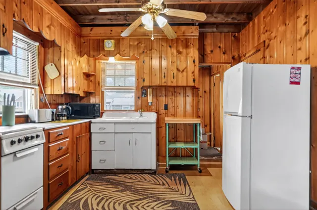 $572,000 | 70 Wings Neck Road, Pocasset, MA 02559