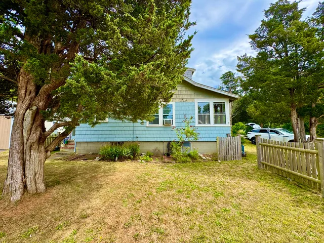 $572,000 | 70 Wings Neck Road, Pocasset, MA 02559