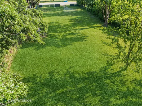 $359,100 | 9517 West Central Road, Des Plaines, IL 60016