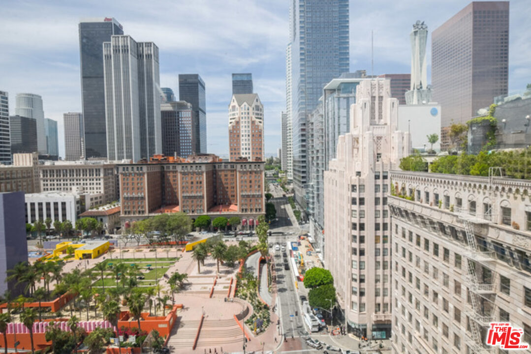 312 West 5th Street, Unit 606 Los Angeles, CA 90013 - Photo 15 of 18 a city view with tall buildings