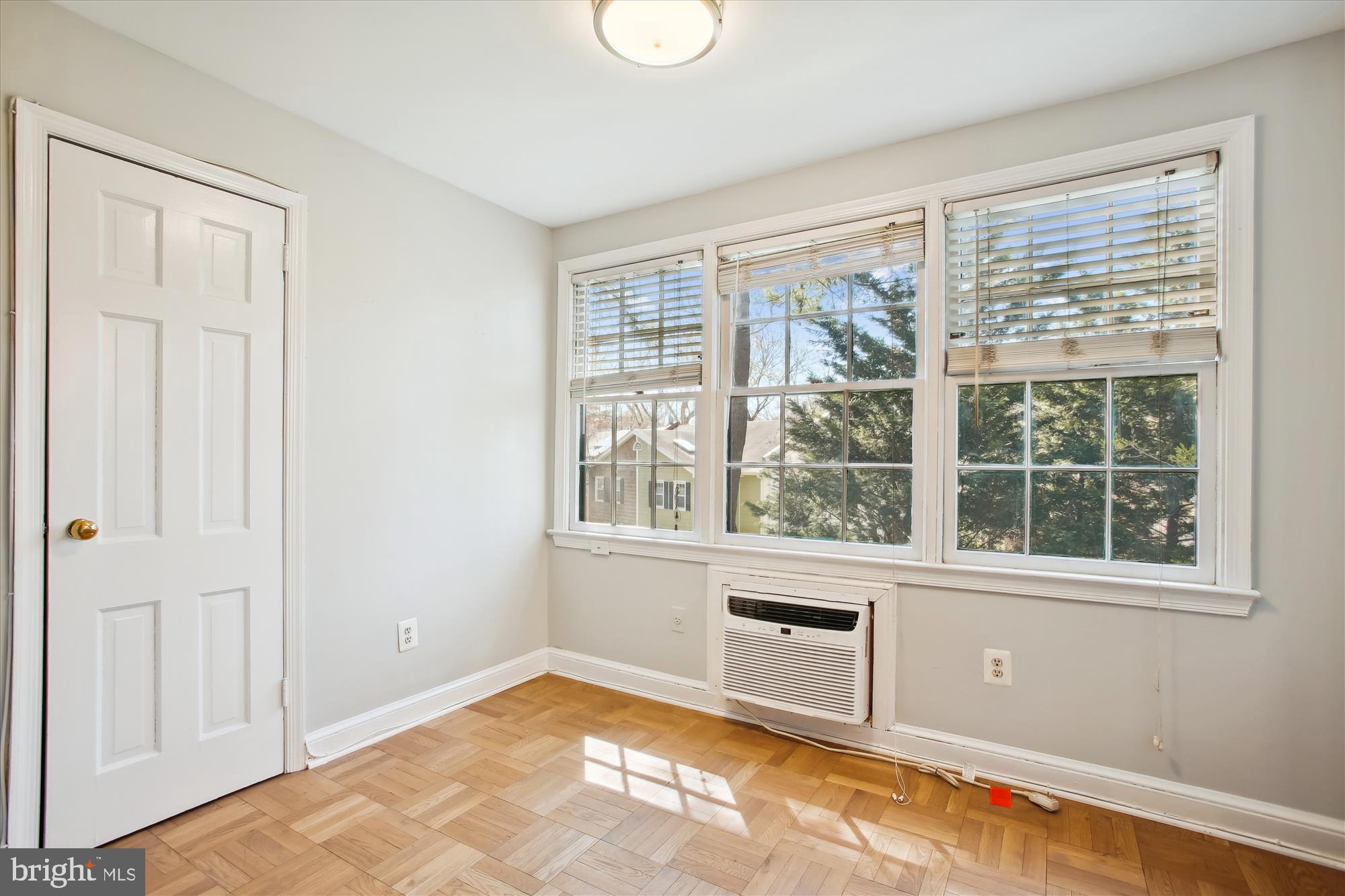 4866 MacArthur Boulevard Northwest, Unit 2 Washington, DC 20007 - Photo 17 of 24 FamilyRoom