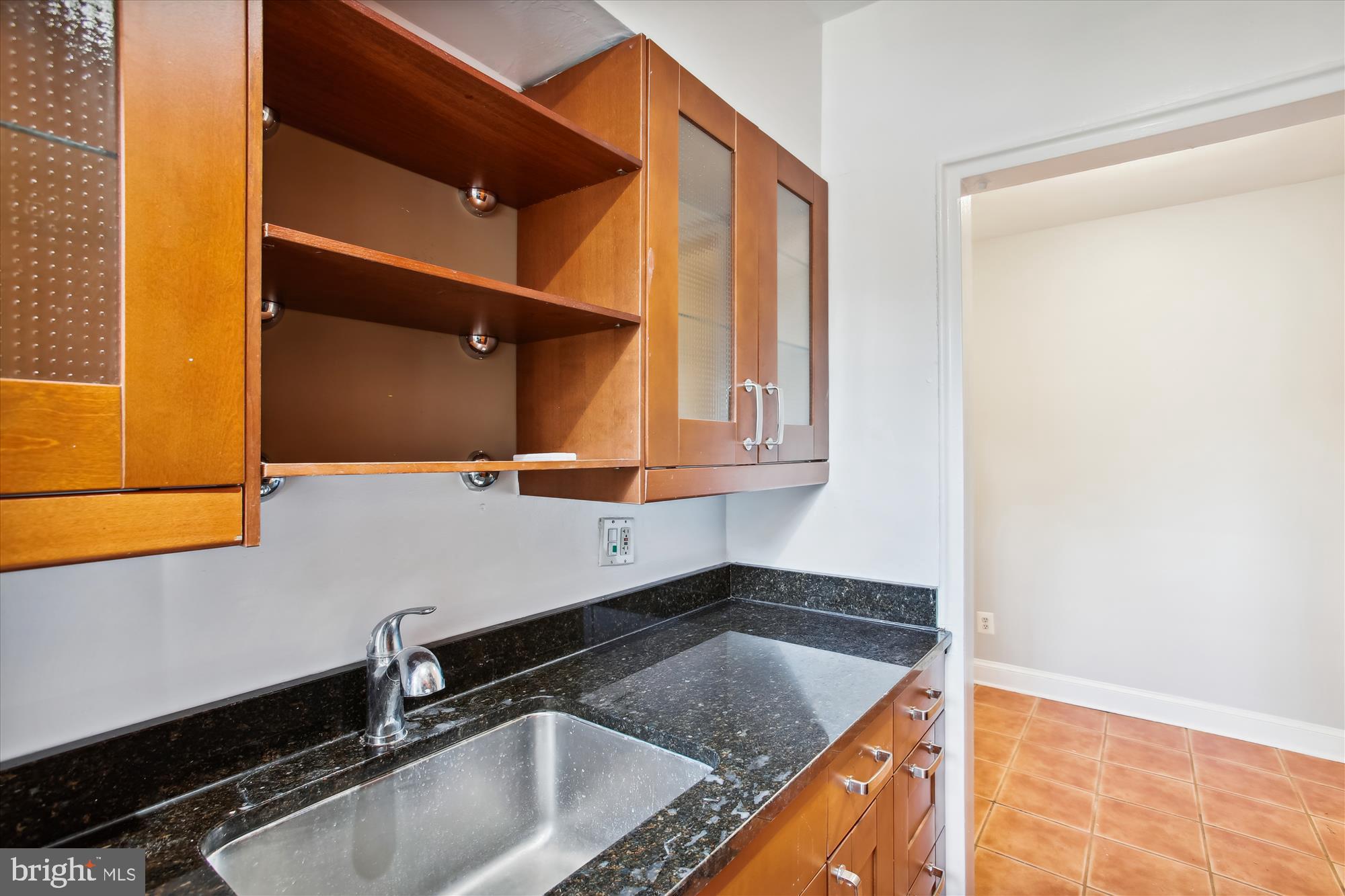 4866 MacArthur Boulevard Northwest, Unit 2 Washington, DC 20007 - Photo 19 of 24 Kitchen