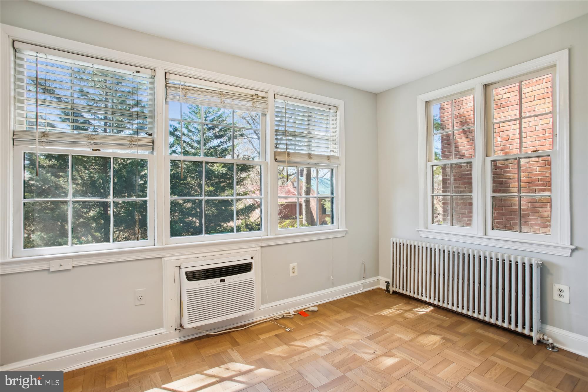 4866 MacArthur Boulevard Northwest, Unit 2 Washington, DC 20007 - Photo 8 of 24 Family Room