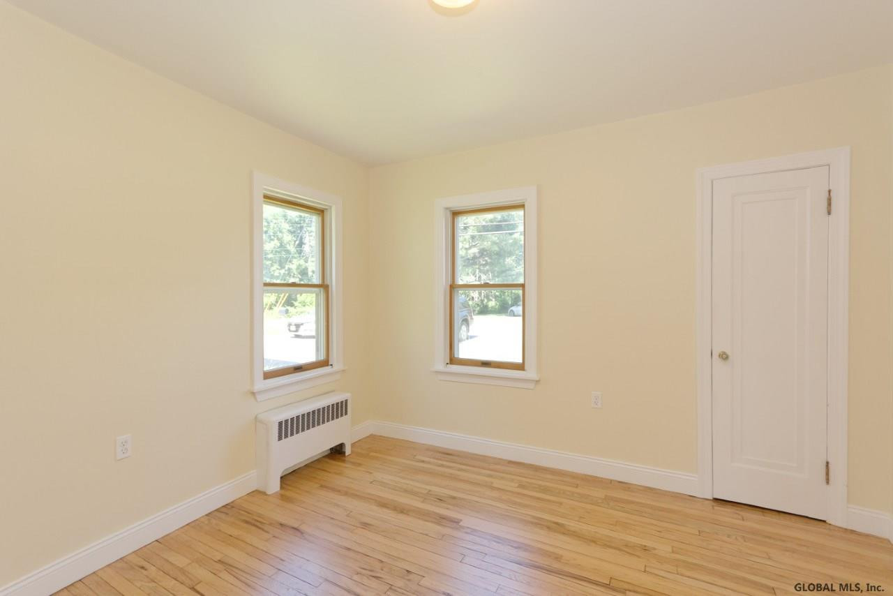 1154 Fort Hunter Road Schenectady, NY 12303 - Photo 12 of 26 Photo 12