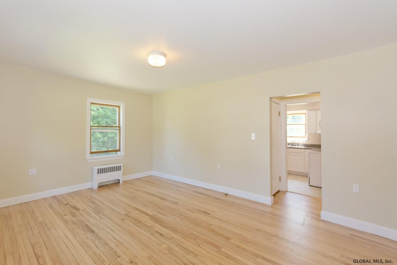 1154 Fort Hunter Road Schenectady, NY 12303 - Photo 2 of 26 Photo 2