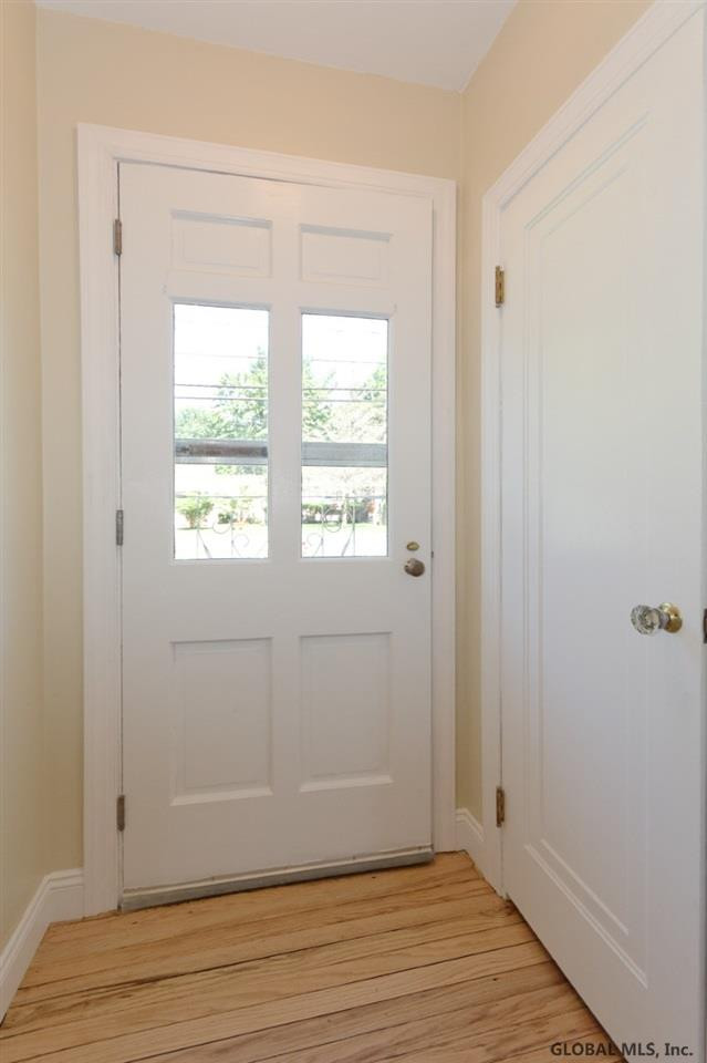 1154 Fort Hunter Road Schenectady, NY 12303 - Photo 4 of 26 Photo 4