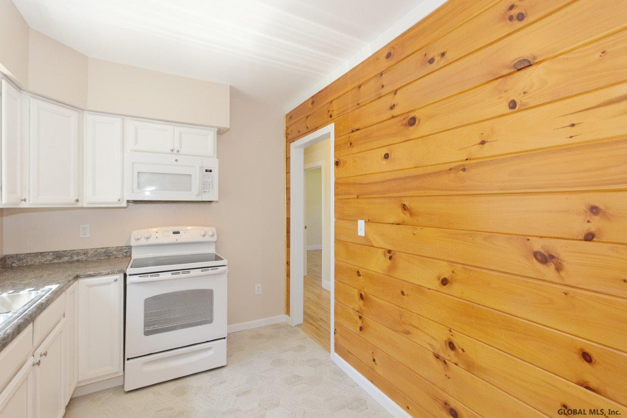 1154 Fort Hunter Road Schenectady, NY 12303 - Photo 9 of 26 Photo 9