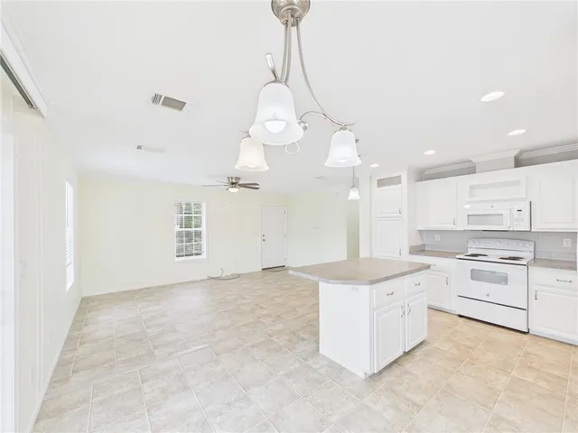 $1,600 | 310 Pineapple Street, Sebastian, FL 32958