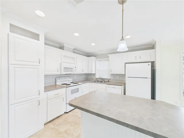 $1,600 | 310 Pineapple Street, Sebastian, FL 32958