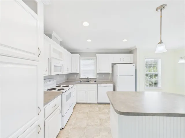 $1,600 | 310 Pineapple Street, Sebastian, FL 32958