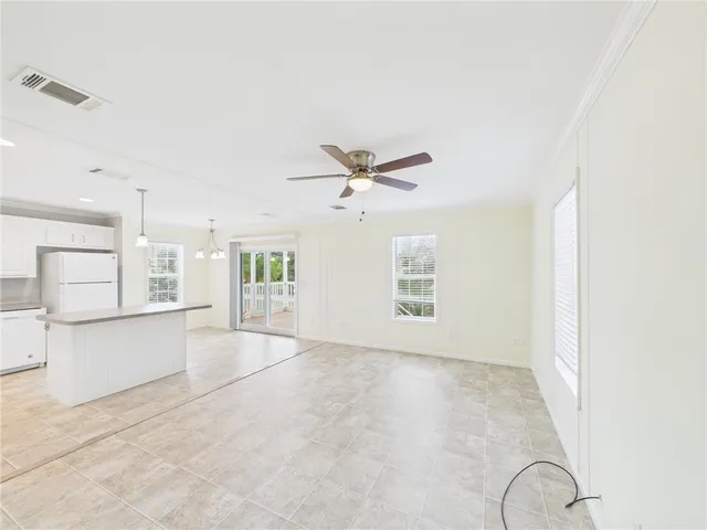 $1,600 | 310 Pineapple Street, Sebastian, FL 32958