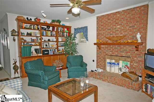 128 Sun Meadow Road Greer, SC 29650 - Photo 8 of 18 Gallery Image 8