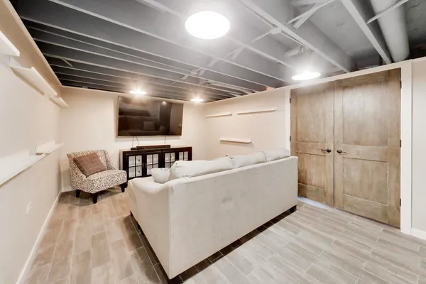 $725,000 | 1222 Patton Avenue, Arlington Heights, IL 60005