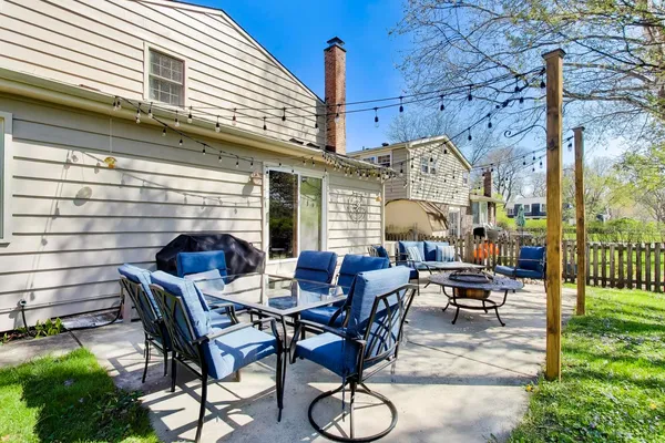 $725,000 | 1222 Patton Avenue, Arlington Heights, IL 60005