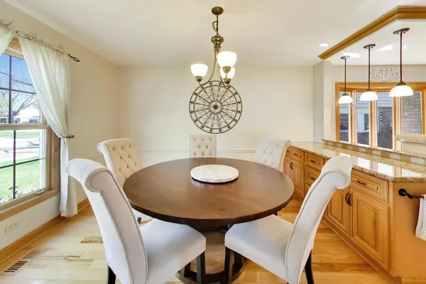 $725,000 | 1222 Patton Avenue, Arlington Heights, IL 60005