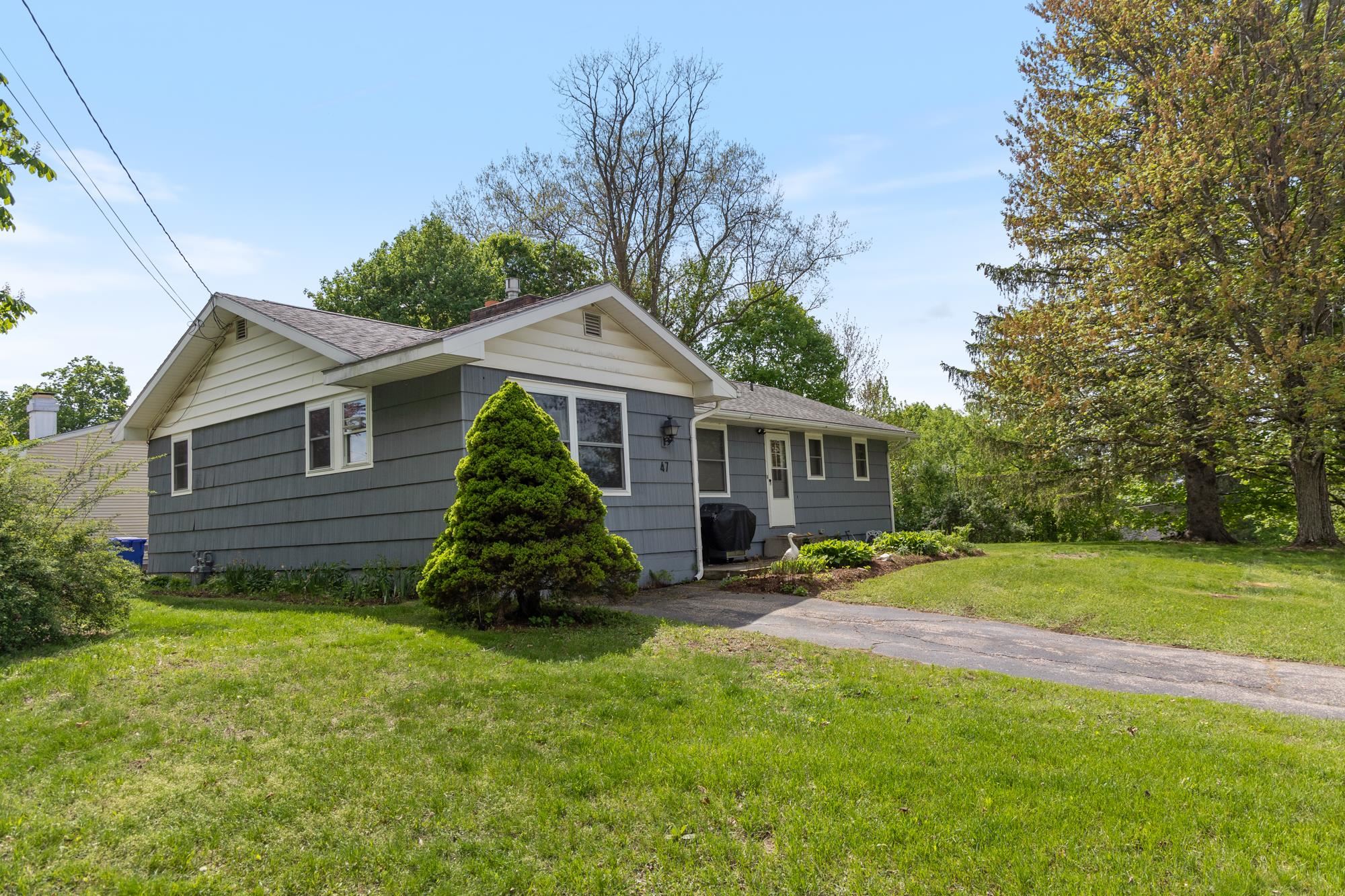47 Cherry Street Milton, VT 05468 - Photo 3 of 40