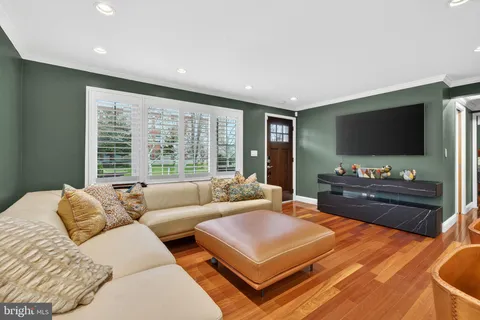 $1,450,000 | 311 Adams Avenue, Alexandria, VA 22301